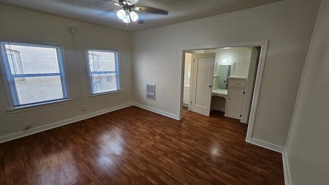 727 S Coronado St, Unit 302 in Los Angeles, CA - Foto de edificio - Building Photo