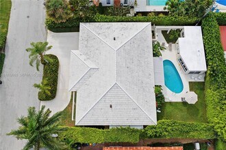 2607 Holy Cross Ln in Lake Worth Beach, FL - Building Photo - Building Photo