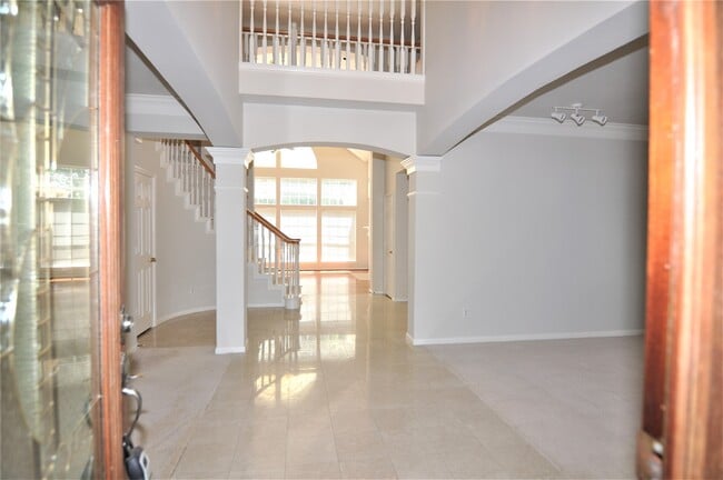 17410 Greystone Ct in Sugar Land, TX - Building Photo - Building Photo