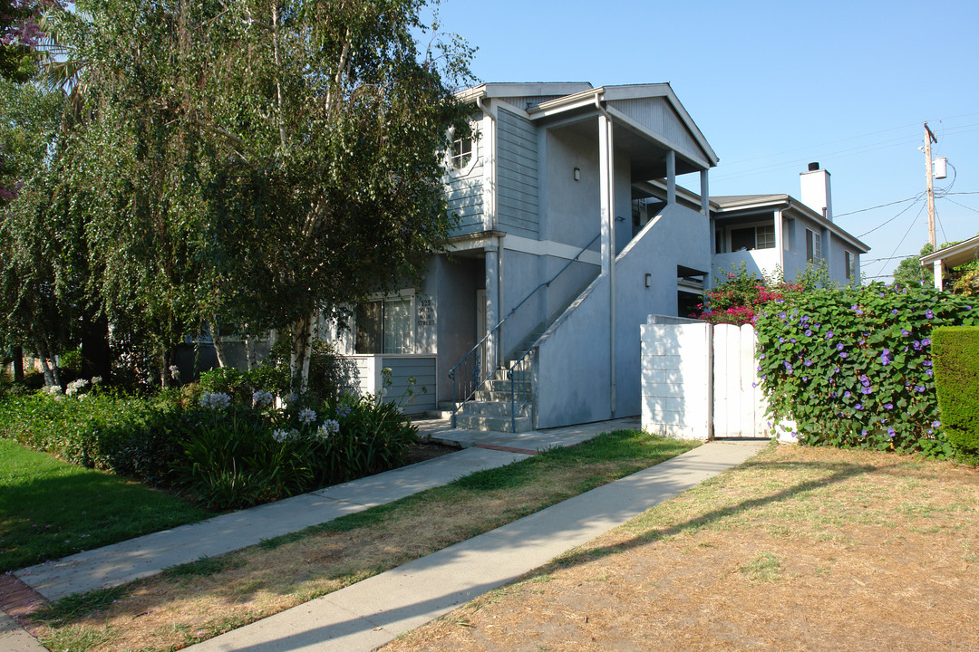 525 S Main St in Burbank, CA - Building Photo