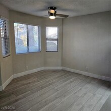 1404 Oak Rock Dr in Las Vegas, NV - Building Photo - Building Photo