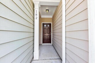 182 Townview Dr in Woodstock, GA - Building Photo - Building Photo