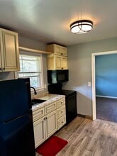 34 Bradbury Rd in New Milford, CT - Building Photo - Building Photo