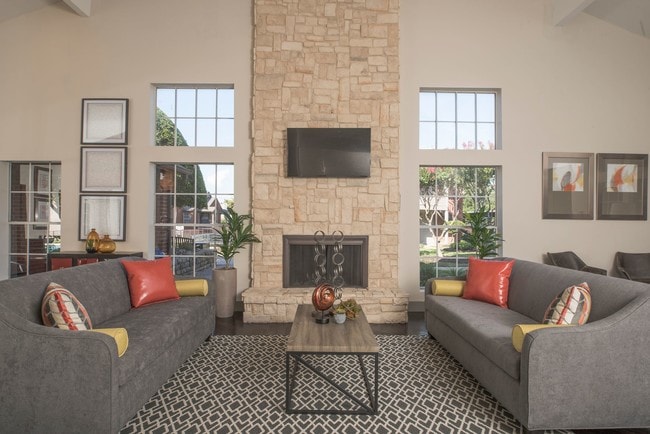 The Vines in Lewisville, TX - Foto de edificio - Building Photo