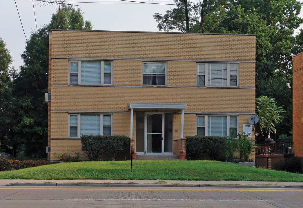 2832 Queen City Ave in Cincinnati, OH - Foto de edificio