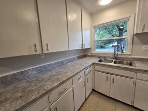 3325 S Fern St in Wichita, KS - Building Photo - Building Photo