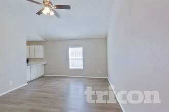 1708 N Bent Tree Trail in Grand Prairie, TX - Building Photo - Building Photo