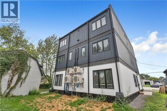 133 Durham St in Port Colborne, ON - Building Photo - Building Photo