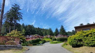 Whaleshead Beach Resort in Brookings, OR - Building Photo - Building Photo