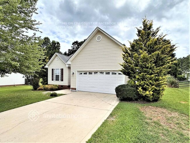 property at 3040 Hereford Ln