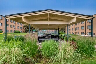 Royal Gardens Apartments in Greeley, CO - Building Photo - Building Photo
