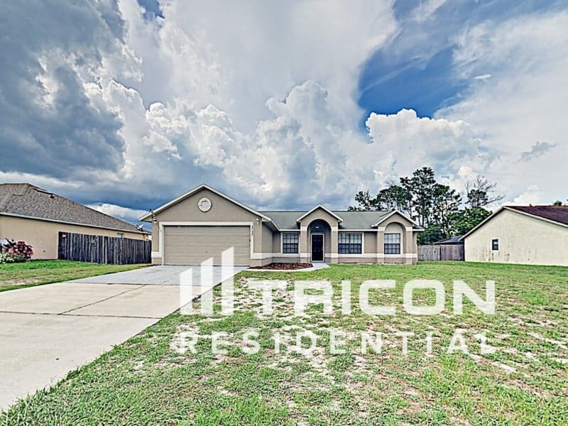 3132 Mandeville St in Deltona, FL - Building Photo