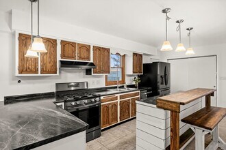 235 Ridge Dr in Dekalb, IL - Building Photo - Building Photo