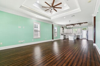 90 E Claiborne Square in Chalmette, LA - Building Photo - Building Photo