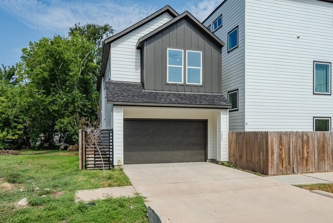 7002 Sidney St in Houston, TX - Building Photo - Building Photo
