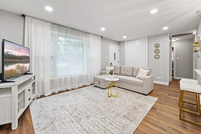 3712 Wren Ln