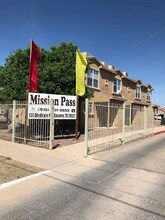 Mission Pass Townhomes in El Paso, TX - Building Photo - Building Photo