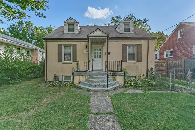 4827 Indian Ln in College Park, MD - Foto de edificio - Building Photo