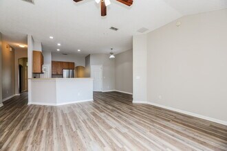 1747 Northglen Cir in Middleburg, FL - Building Photo - Building Photo