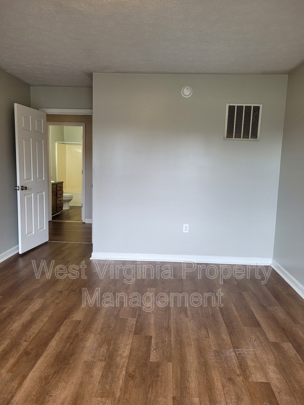 property at 3751 Summerlee Rd