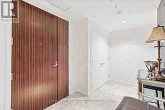 180-3180 University Ave in Toronto, ON - Building Photo - Building Photo