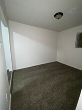 1614 Parklane Dr in Sauget, IL - Building Photo - Building Photo