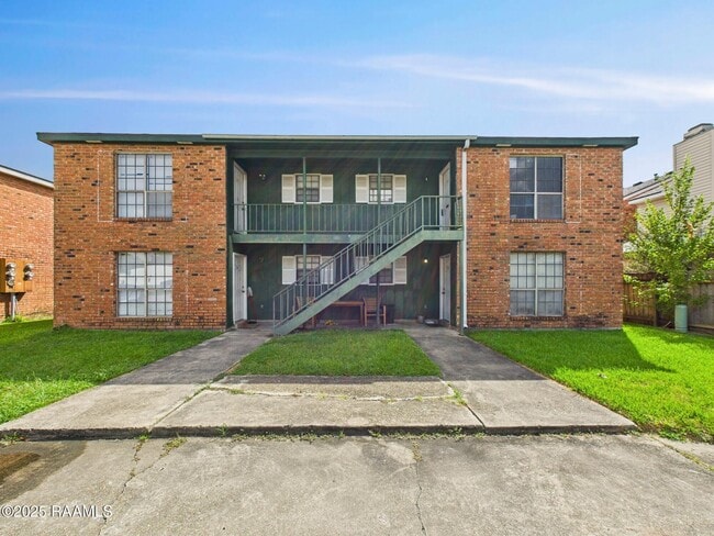 property at 114 Hummingbird Ln