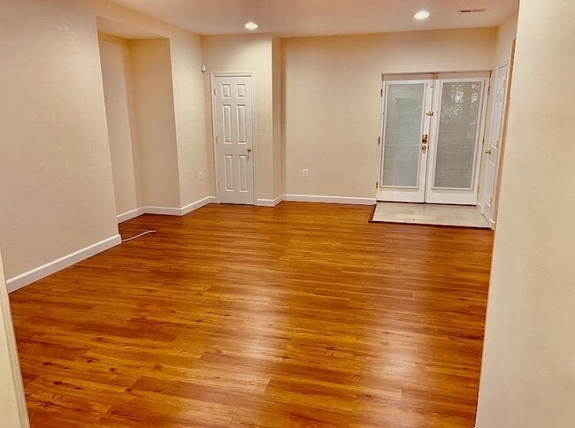 property at 20385 Dunkirk Sq