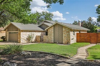 4713 Trail Crest Cir in Austin, TX - Building Photo - Building Photo