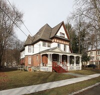 Building Photo - 31 Watkins Ave Apartments in Oneonta, New York