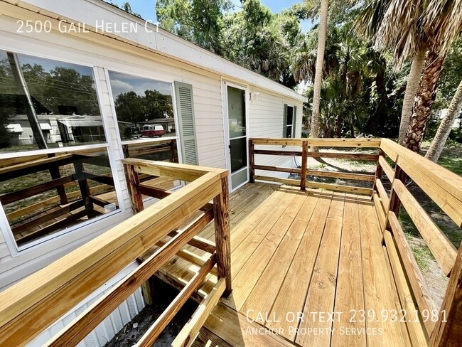 2500 Gail Helen Ct in North Fort Myers, FL - Building Photo - Building Photo