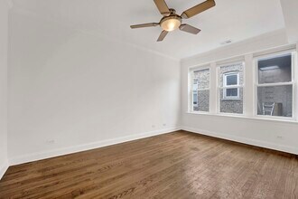 2234 W Roscoe St in Chicago, IL - Building Photo - Building Photo