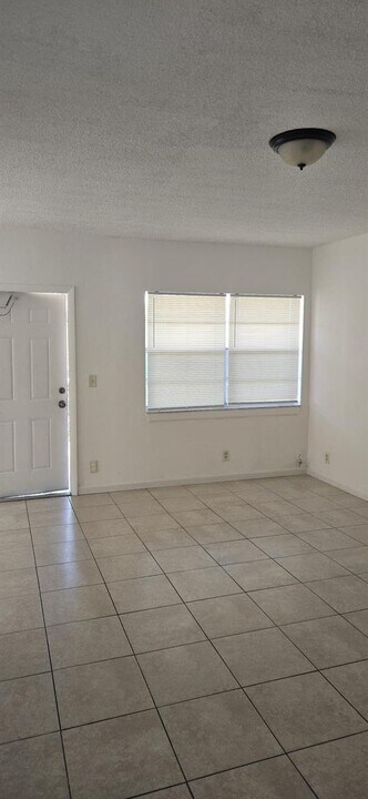 230 SW 11th Ave in Hallandale Beach, FL - Building Photo