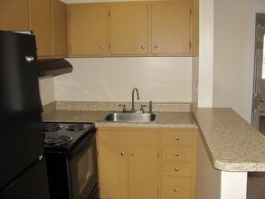 Oakdale Farms in Norfolk, VA - Building Photo - Building Photo