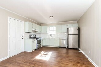 638 S Elm St in High Point, NC - Building Photo - Building Photo