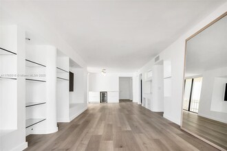 6061 Collins Ave in Miami Beach, FL - Building Photo - Building Photo