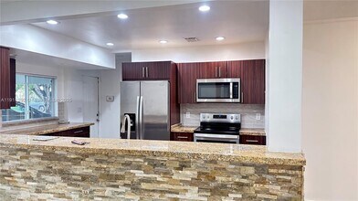 4460 NE 13th Terrace in Oakland Park, FL - Building Photo - Building Photo