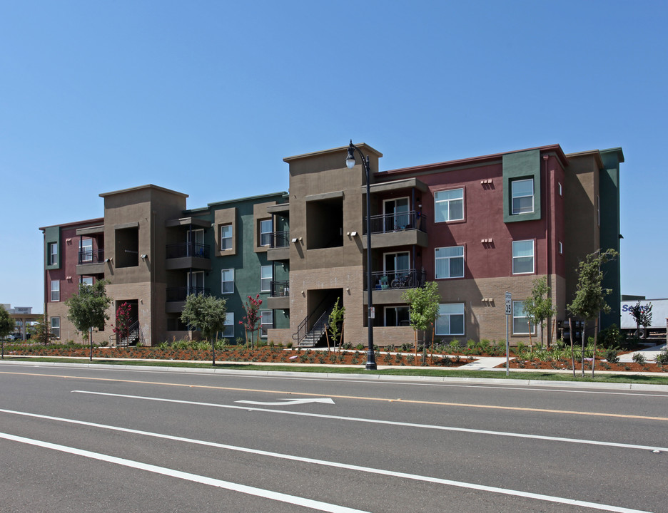 The Ridge Apartments in Elk Grove, CA - Building Photo