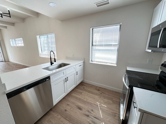 155 Sugarloaf St in Sedona, AZ - Building Photo - Building Photo