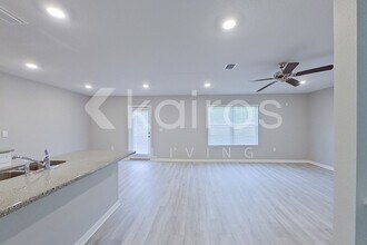 273 Monarch Ln in Pensacola, FL - Foto de edificio - Building Photo