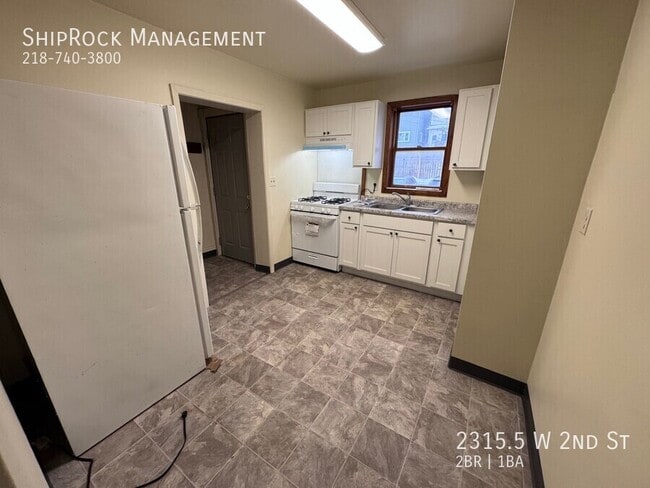 2315.5 W 2nd St in Duluth, MN - Building Photo - Building Photo