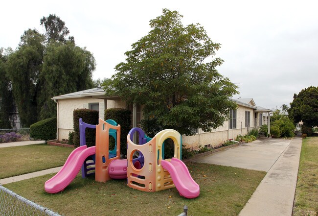 4540-4548 55th St in San Diego, CA - Foto de edificio - Building Photo