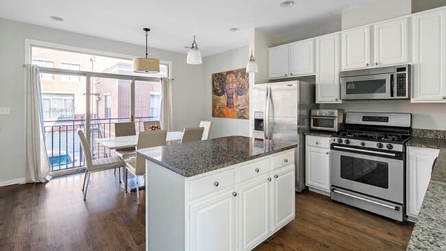 property at 720 W Evergreen Ave