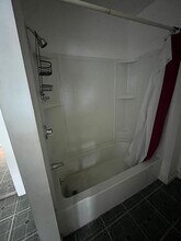 17 Winfield St, Unit 3 in Worcester, MA - Building Photo - Building Photo