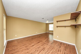 11318 Willow Field Dr in Cypress, TX - Foto de edificio - Building Photo