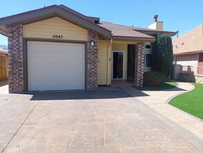 11045 Rockdale St in El Paso, TX - Building Photo - Building Photo