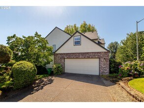 5630 SW Kruse Ridge Dr in Portland, OR - Building Photo - Building Photo