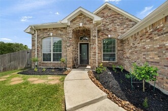 923 Lake View Dr in Montgomery, TX - Building Photo - Building Photo