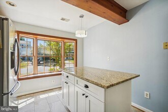 13508 Coates Ln in Herndon, VA - Building Photo - Building Photo