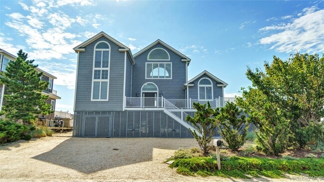 939 Dune Rd in Westhampton Beach, NY - Building Photo - Building Photo